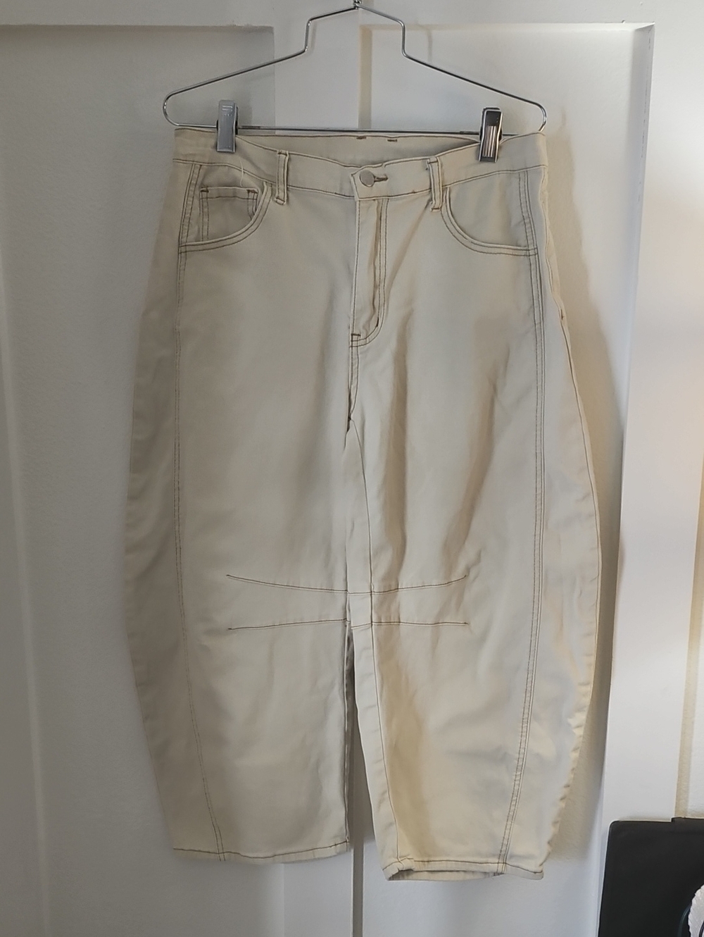 Women's Cream Ankle-Length Cropped Jeans